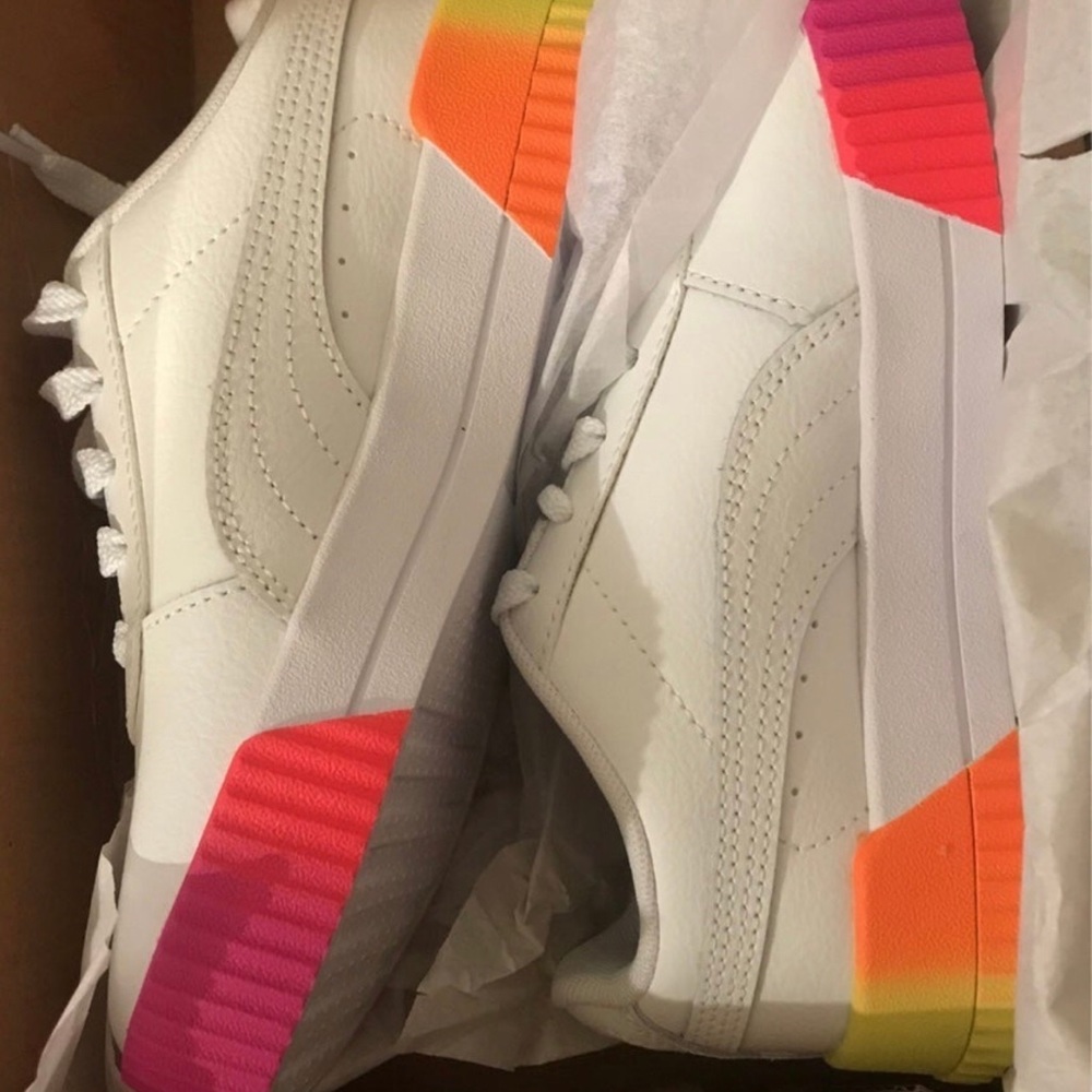 Pumas - Picture 2 of 3